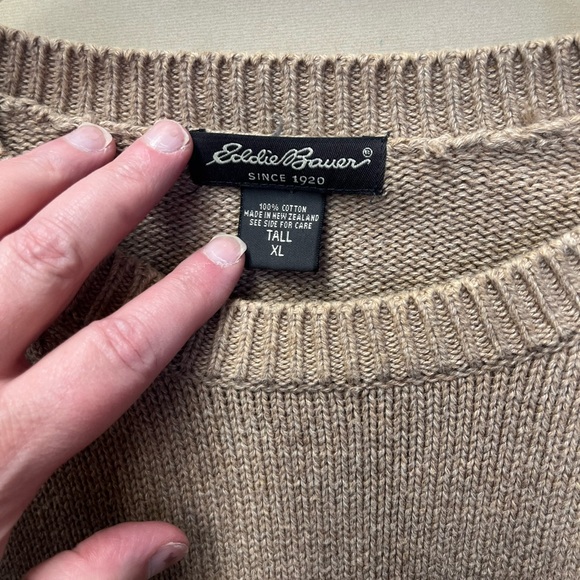 Eddie Bauer Men's Tan Crewneck Sweater - Picture 5 of 9